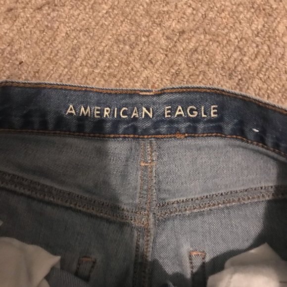American Eagle High-Waisted ripped jeans - Picture 3 of 3